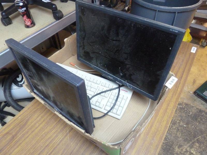 lot 23 image: Electronics Lot