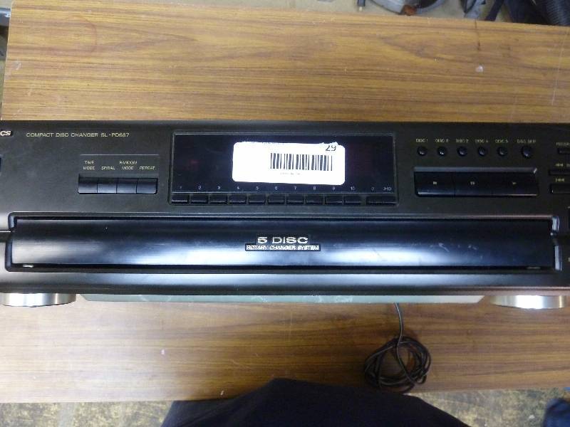 lot 29 image: Technics 5 Disc CD Changer