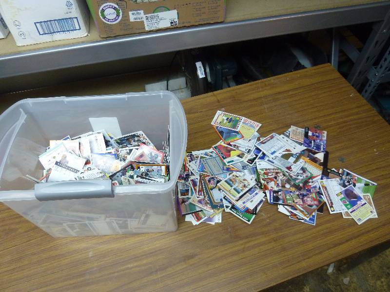 lot 32 image: Large Lot of Collectible Sports Cards