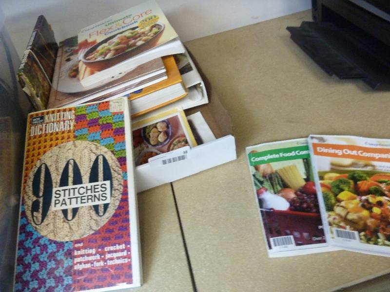 lot 38 image: Cook Book Lot