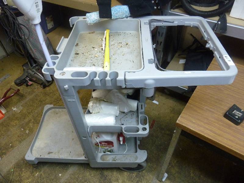 lot 55 image: Rubbermaid Janitor Cart