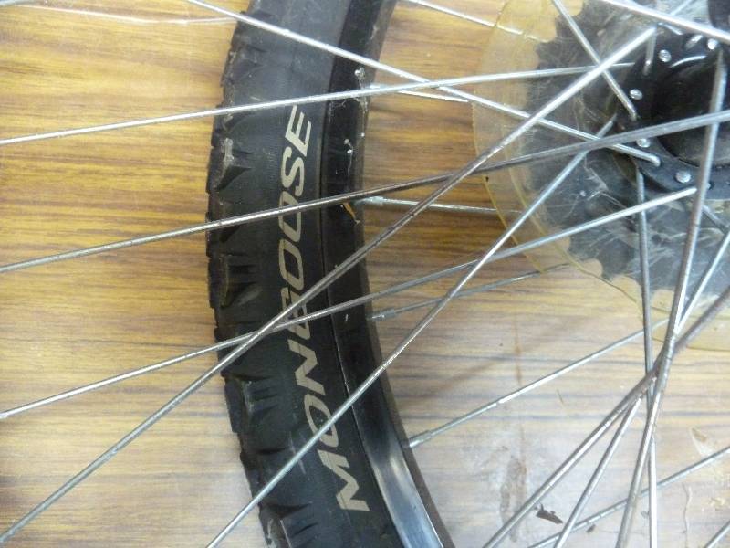 lot 61 image: Two Bike Tires and Rims