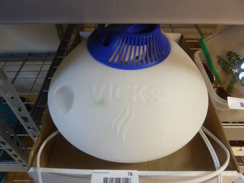 lot 78 image: Vicks Vaporizor