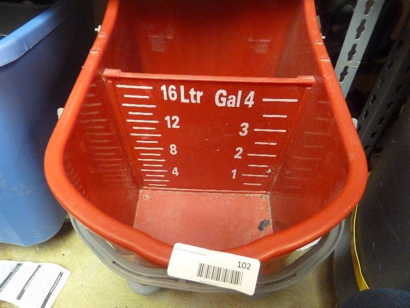 lot 102 image: Unger Mop Bucket