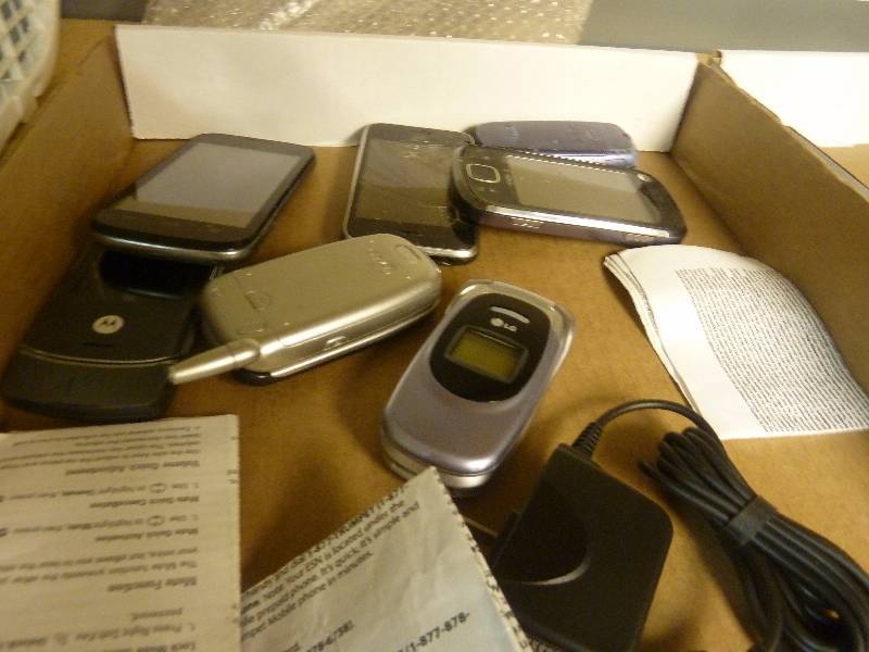 lot 106 image: Cellphone Lot