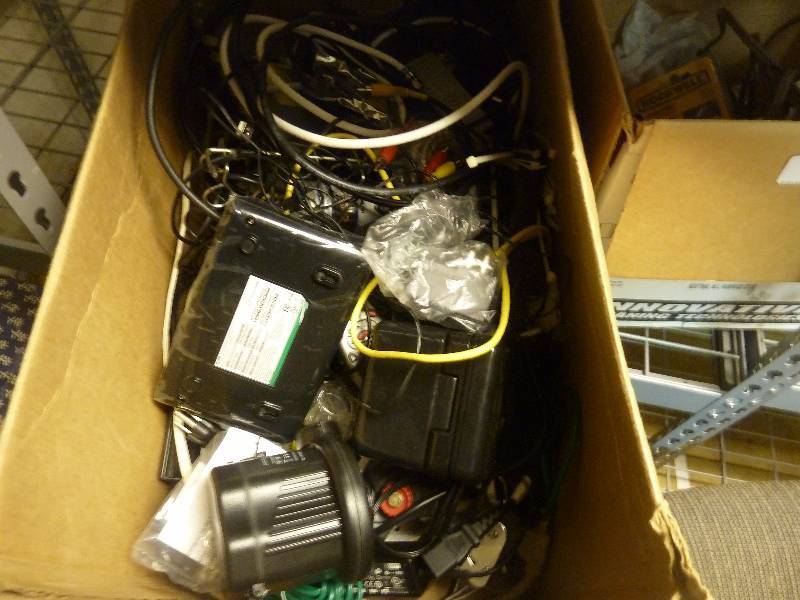 lot 115 image: Electronics Lot