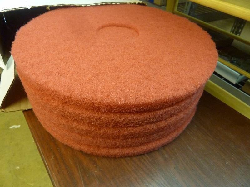 lot 152 image: Red Buffing Pads 14