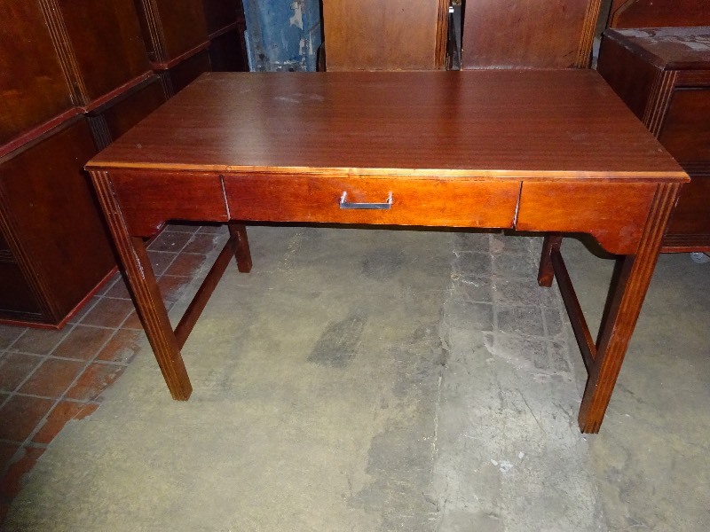 1 Drawer Desk