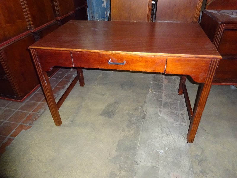 1 Drawer Desk