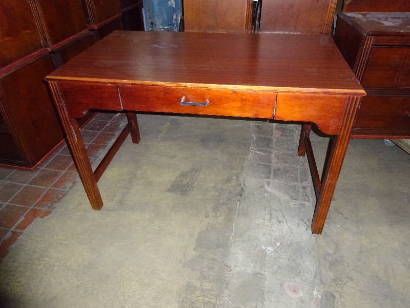 1 Drawer Desk