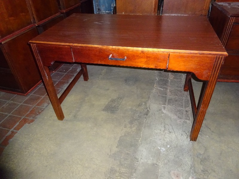 1 Drawer Desk