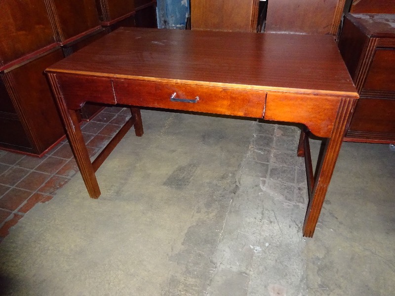 1 Drawer Desk