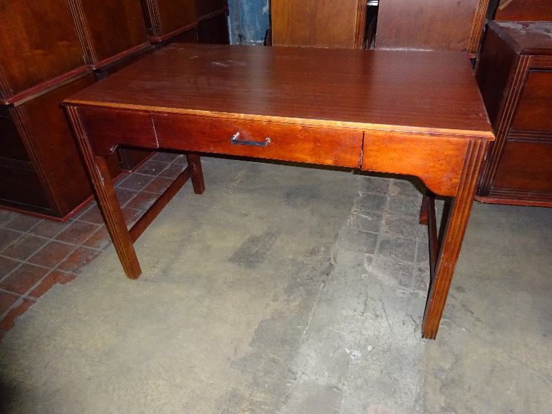 1 Drawer Desk