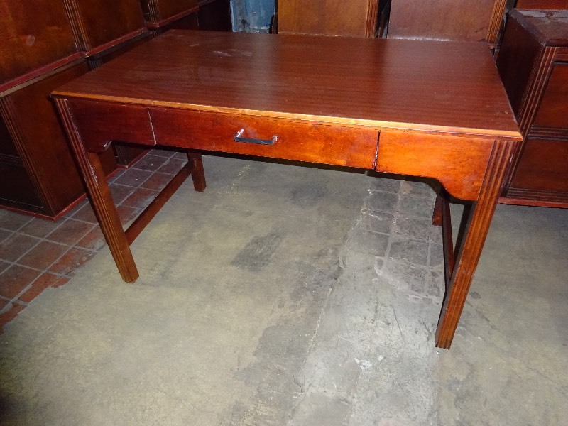 1 Drawer Desk
