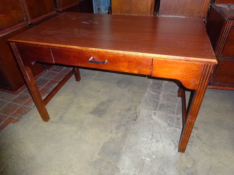 1 Drawer Desk