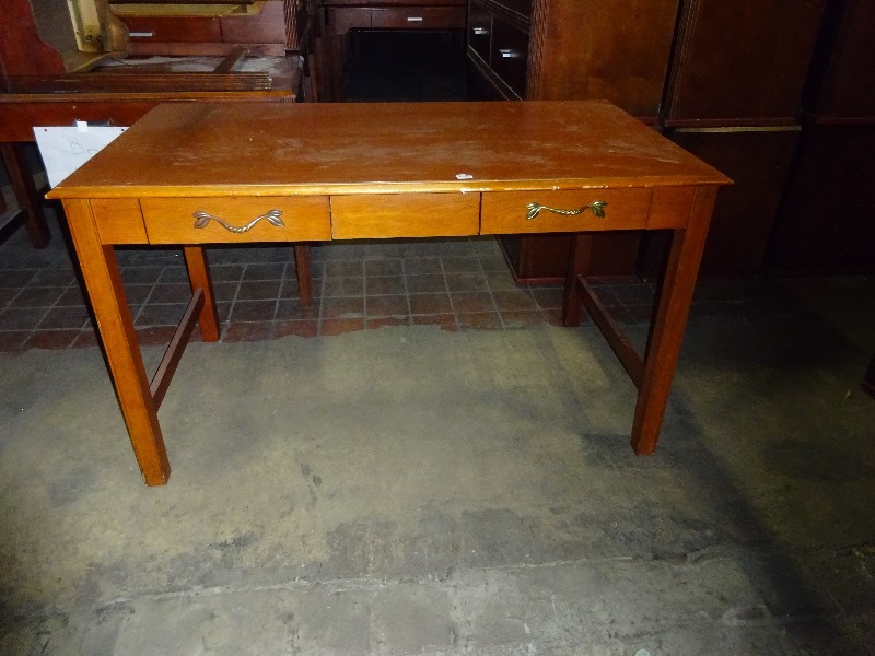 2 Drawer Desk