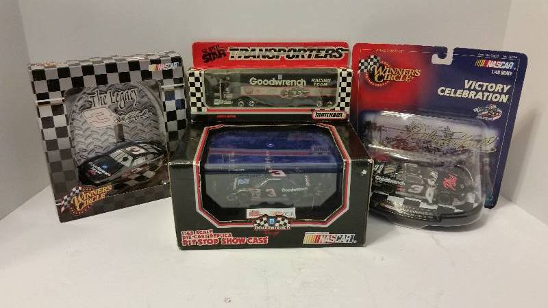 lot 100 image: Lot of (4) Nascar Racing Collectables See description and Pictures