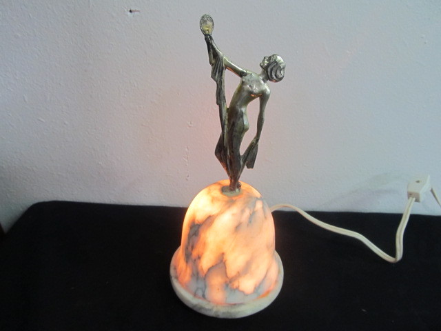 lot 13 image: Vintage Nude Woman Glowing Desk Lamp