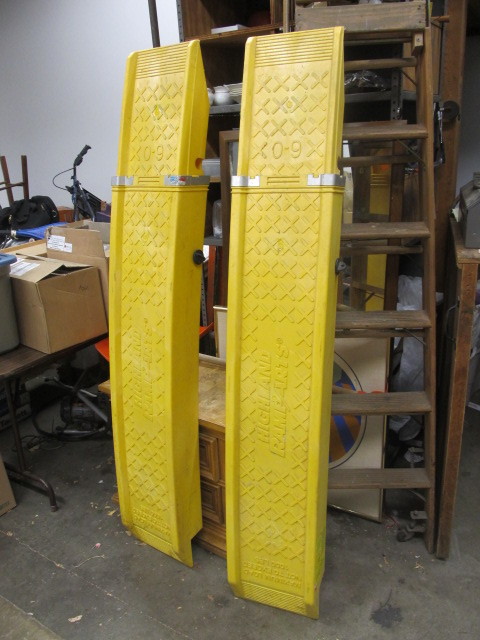lot 14 image: Heavy Duty Highland Extendable Truck Ramps