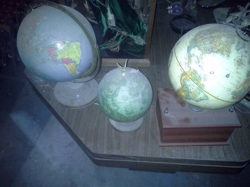 Globes(3)