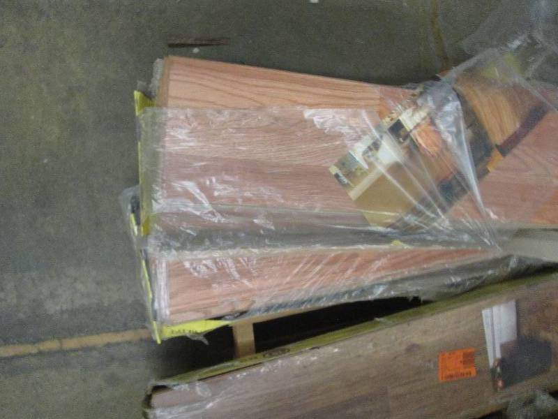 lot of glueless flooring ...