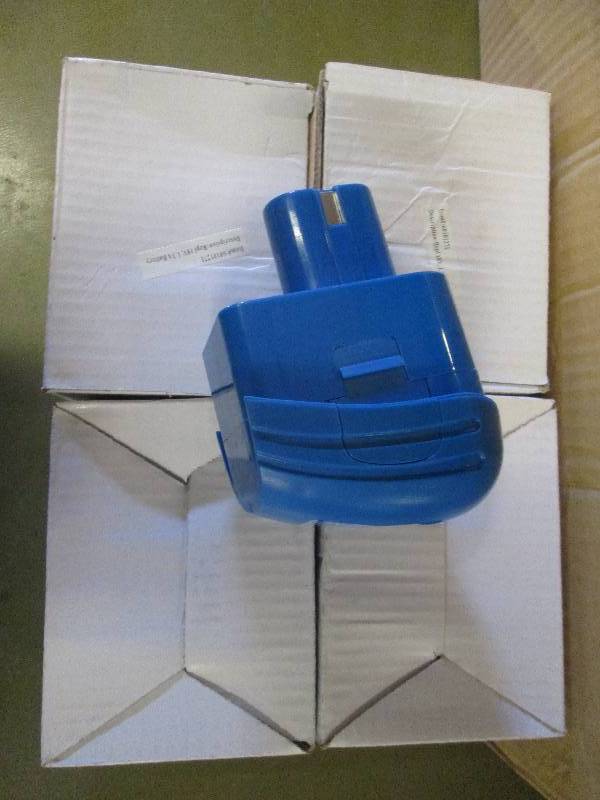 lot 41 image: 4 new 18  volt power glide batterie...