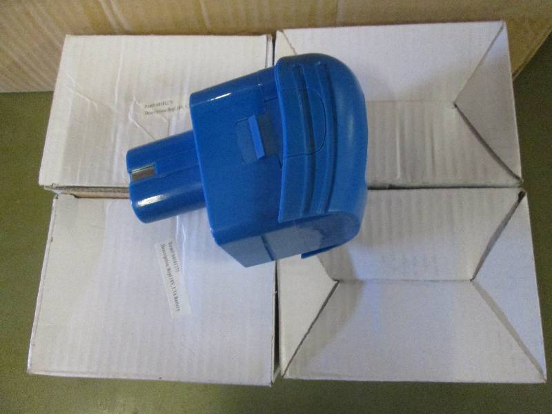 lot 42 image: 4 new 18  volt power glide batterie...