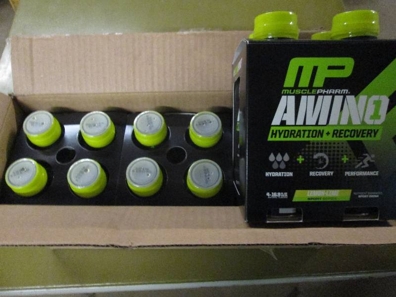 lot 252 image: 1 case of 12 16.9floz bottles of M...