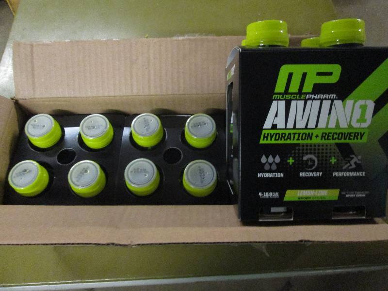 lot 258 image: 1 case of 12 16.9floz bottles of M...