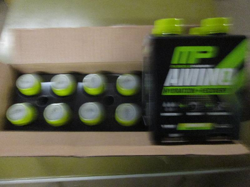 lot 260 image: 1 case of 12 16.9floz bottles of M...