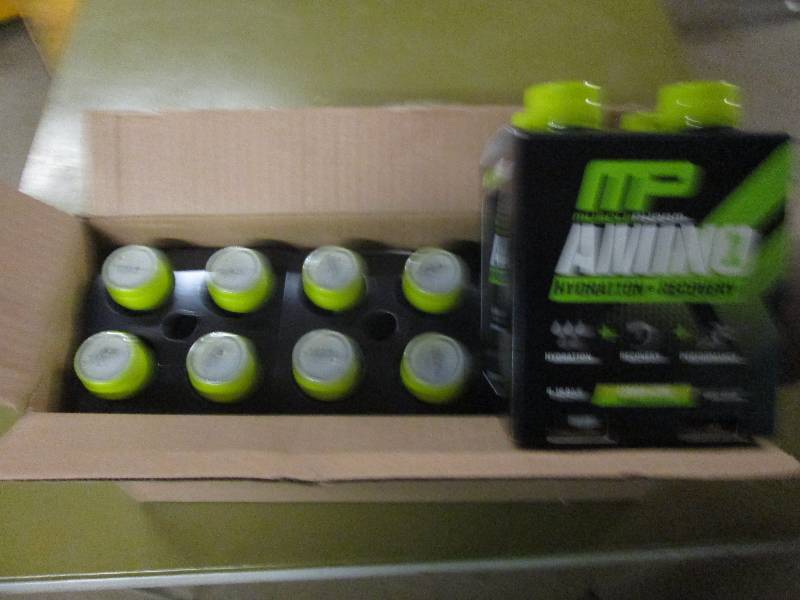 lot 261 image: 1 case of 12 16.9floz bottles of M...