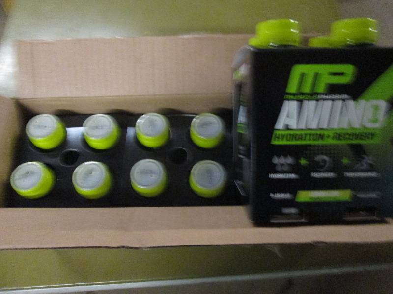 lot 264 image: 1 case of 12 16.9floz bottles of M...