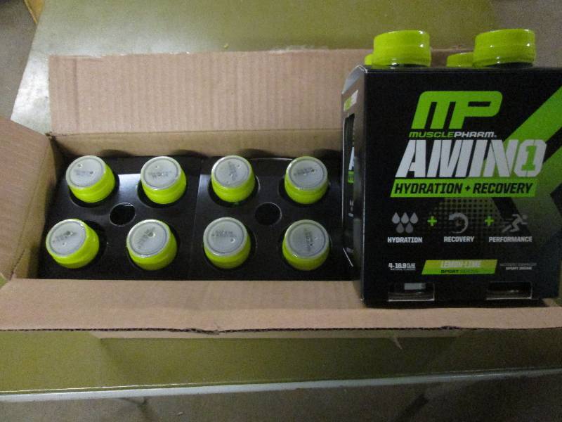 lot 267 image: 1 case of 12 16.9floz bottles of M...