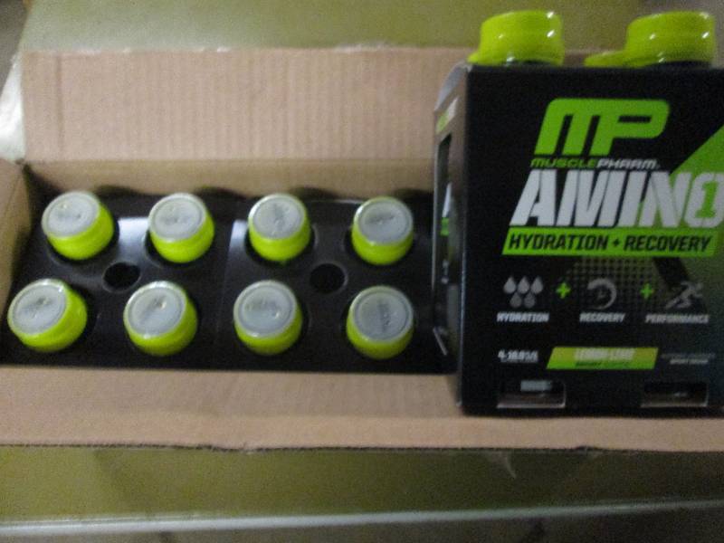 lot 273 image: 1 case of 12 16.9floz bottles of M...