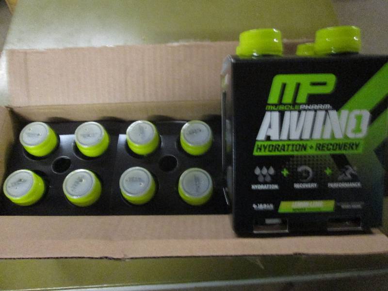 lot 278 image: 1 case of 12 16.9floz bottles of M...