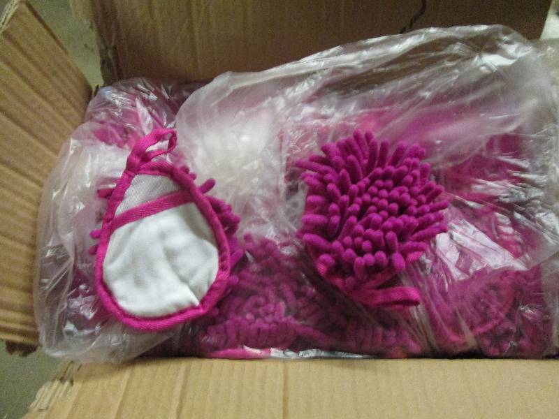 lot 393 image: 1 case of 200 pink fizzy finger dus...