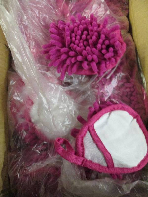 lot 395 image: 1 case of 200 pink fizzy finger dus...