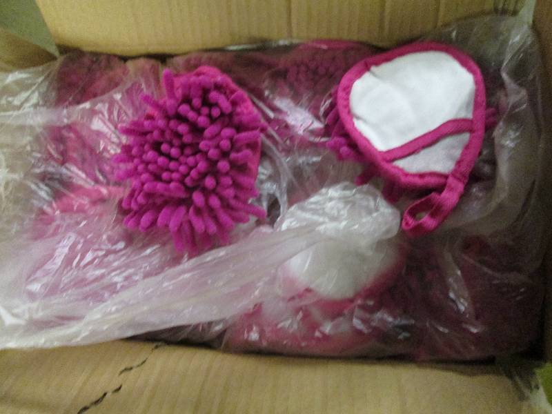 lot 400 image: 1 case of 200 pink fizzy finger dus...