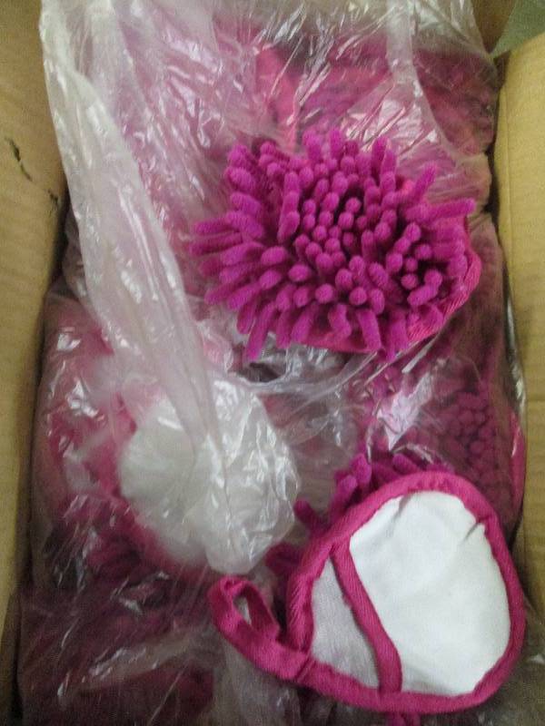 lot 401 image: 1 case of 200 pink fizzy finger dus...