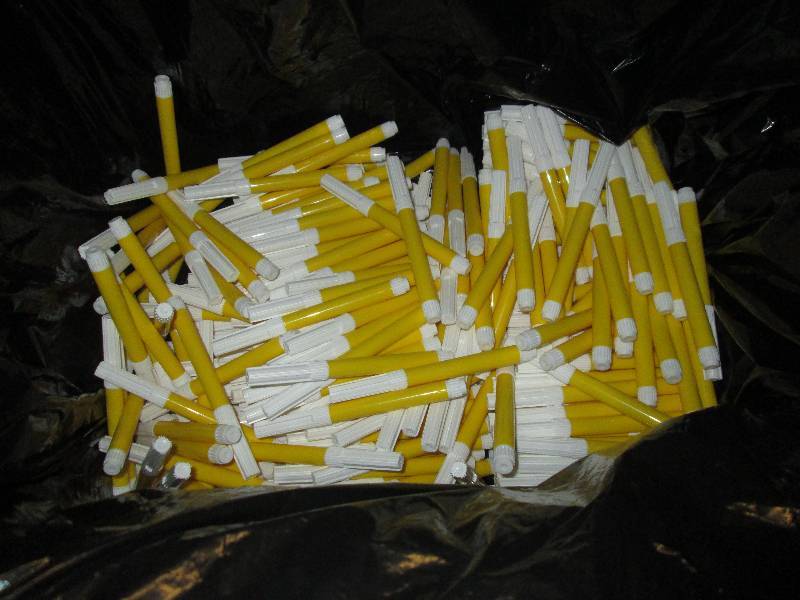 lot 403 image: a bunch of yellow markers ...