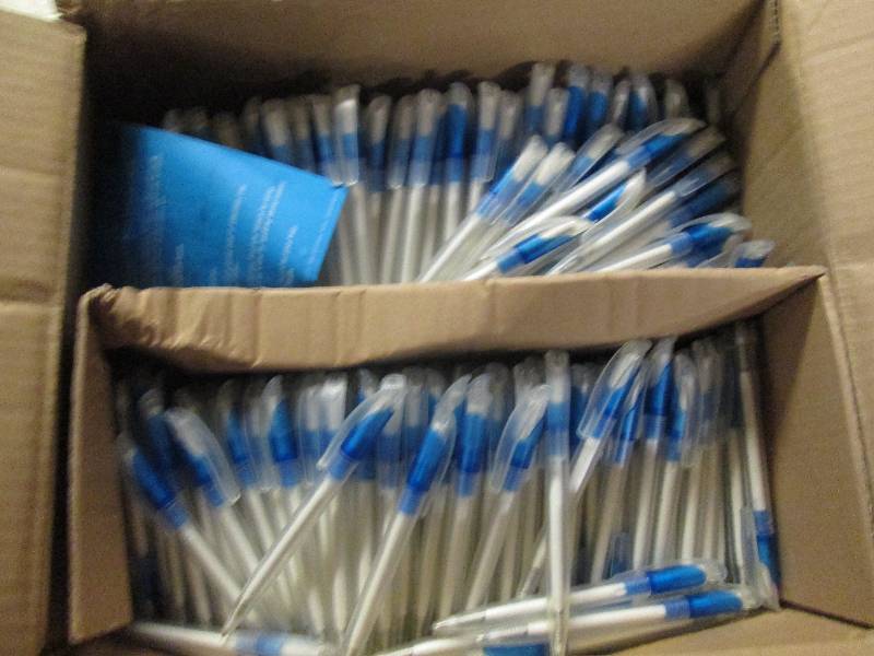 lot 409 image: a box of retractable ball pens writ...