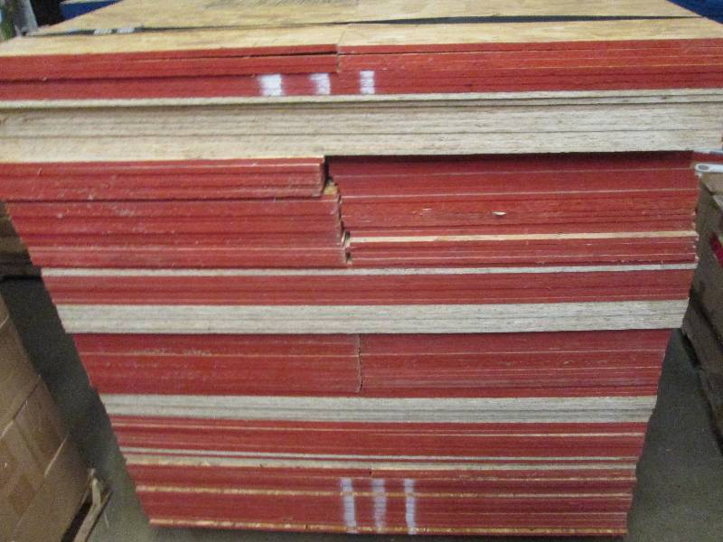 lot 424 image: 20 orange end 4 foot x 2-34 foot p...