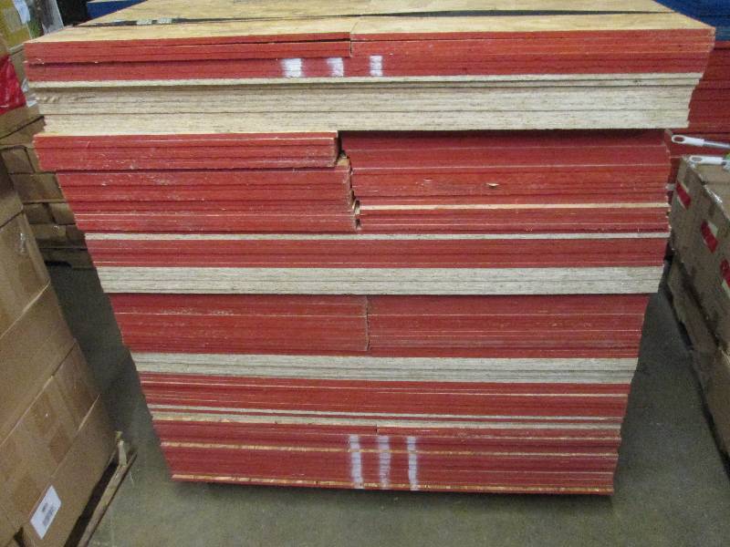 lot 426 image: 20 orange end 4 foot x 2-34 foot p...