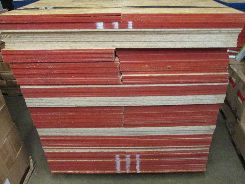 lot 429 image: 20 orange end 4 foot x 2-34 foot p...