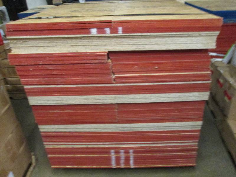 lot 435 image: 20 orange end 4 foot x 2-34 foot p...
