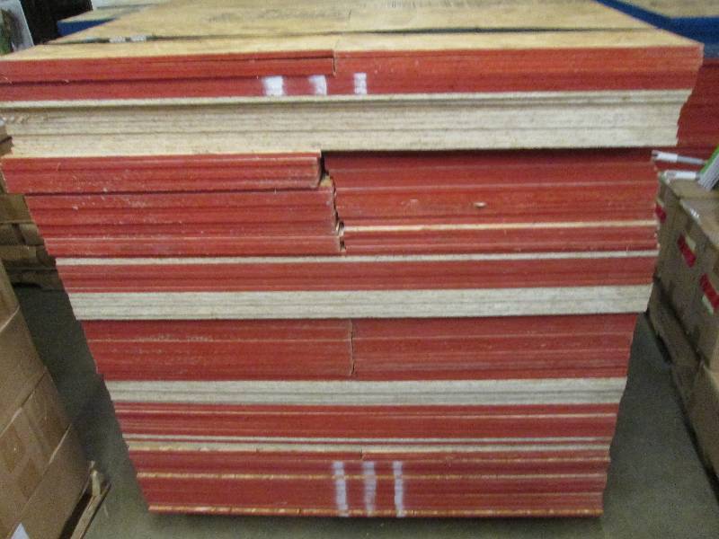 lot 438 image: 20 orange end 4 foot x 2-34 foot p...