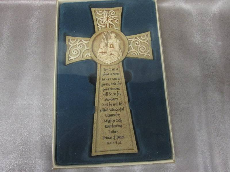 Lot of 18 Boxed Nativity Crosses 10...