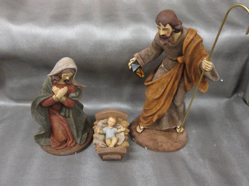 Lot of 8 3 pc Nativity Sets , Jose...