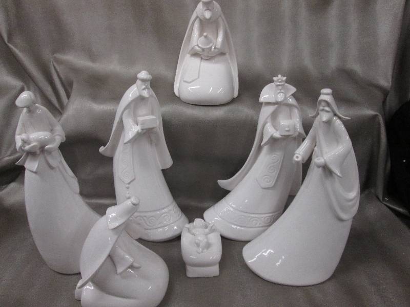 Lot of 6 7 pc White Ceramic Nativi...