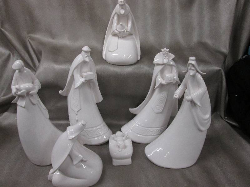 Lot of 6 7 pc White Ceramic Nativi...